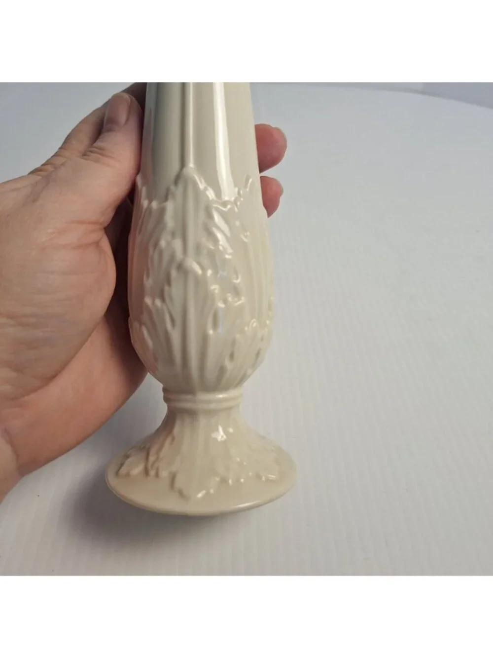 LENOX IVORY PORCELAIN FLORENTINE COLLECTION VINTAGE EMBOSSED BUD VASE 10.5